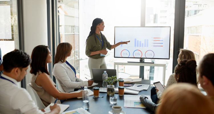 Vilken roll spelar teknik för hantering av arbete och resurser? En chef ger sitt perspektiv