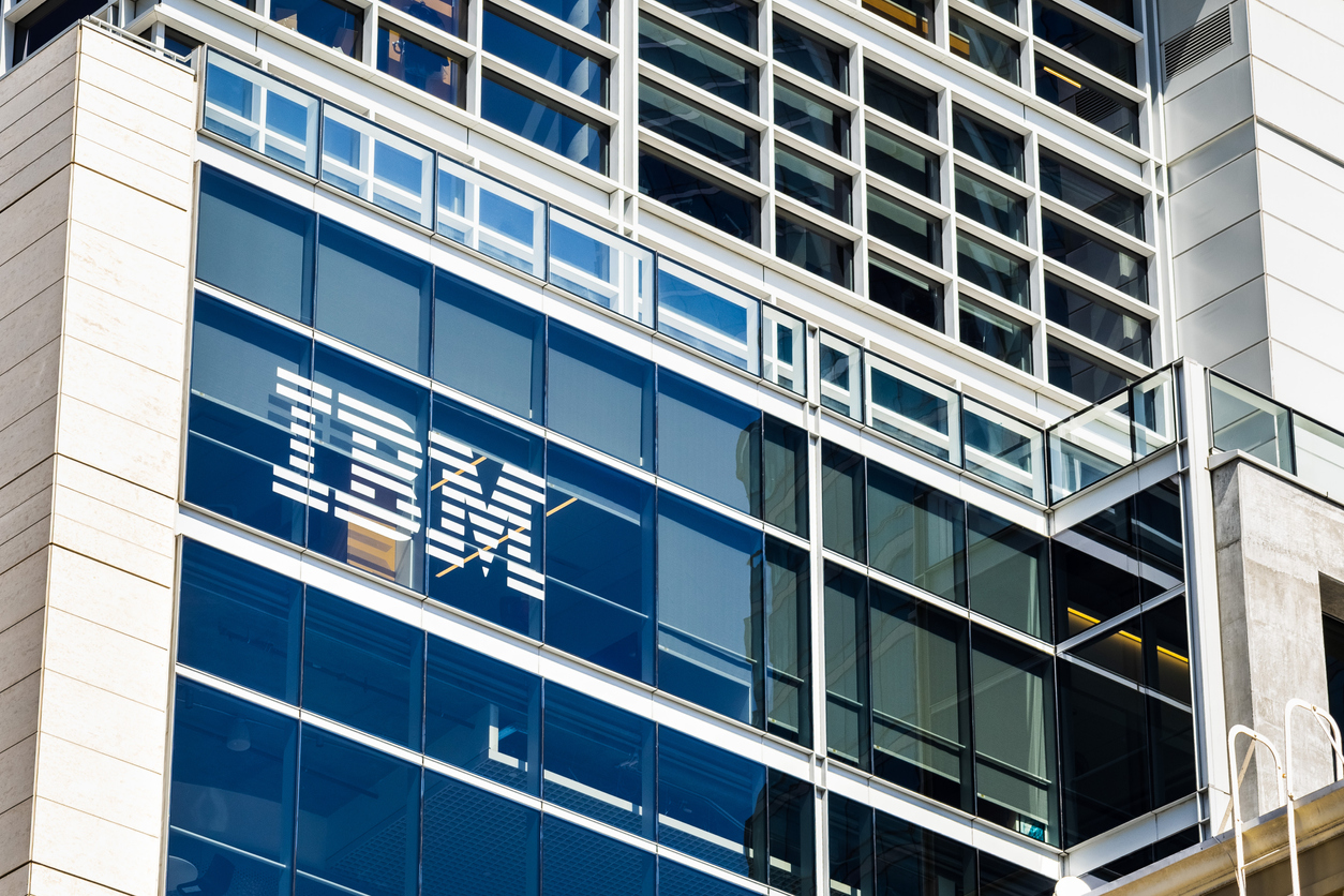 IBM: Effektivitet och intäkter genom omvandling av tjänster